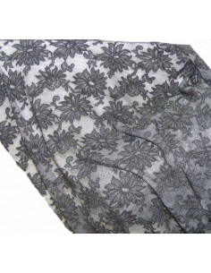 Tela de blonda con flores