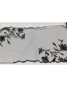 Blonda ancha con bordado flor