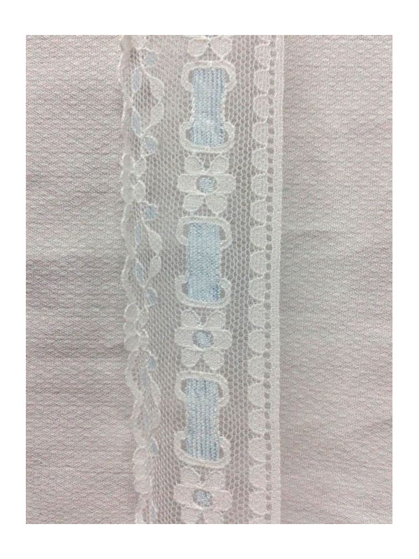 Puntilla blanca con lazo