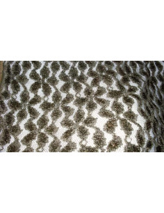 Tejido verde de rejilla con bordado