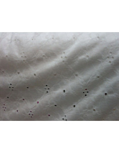 Tela de punto elastico blanco perforado