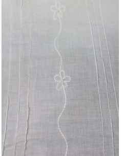 Tejido popelín flores bordado inglés