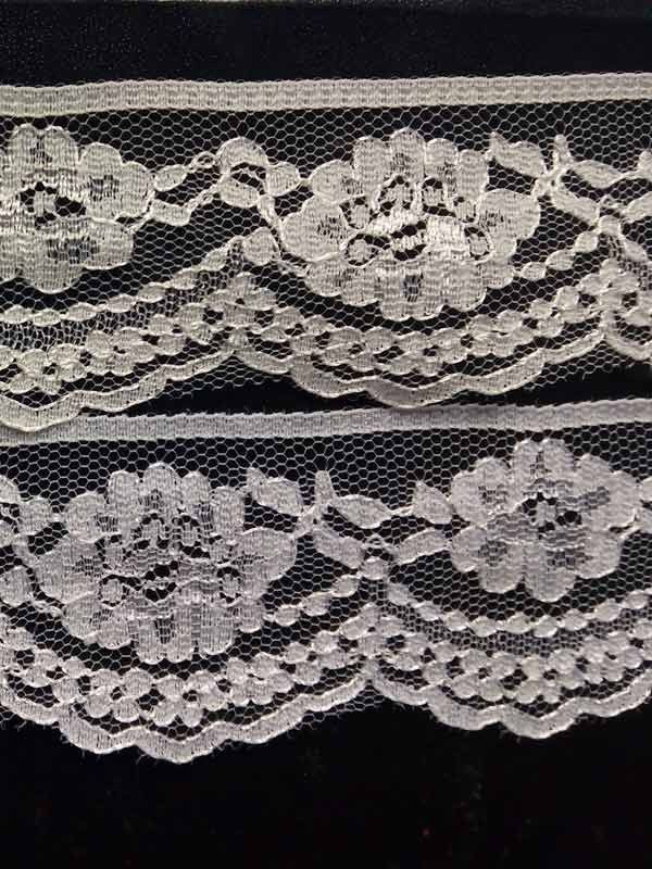 Puntilla flor de nylon mediano