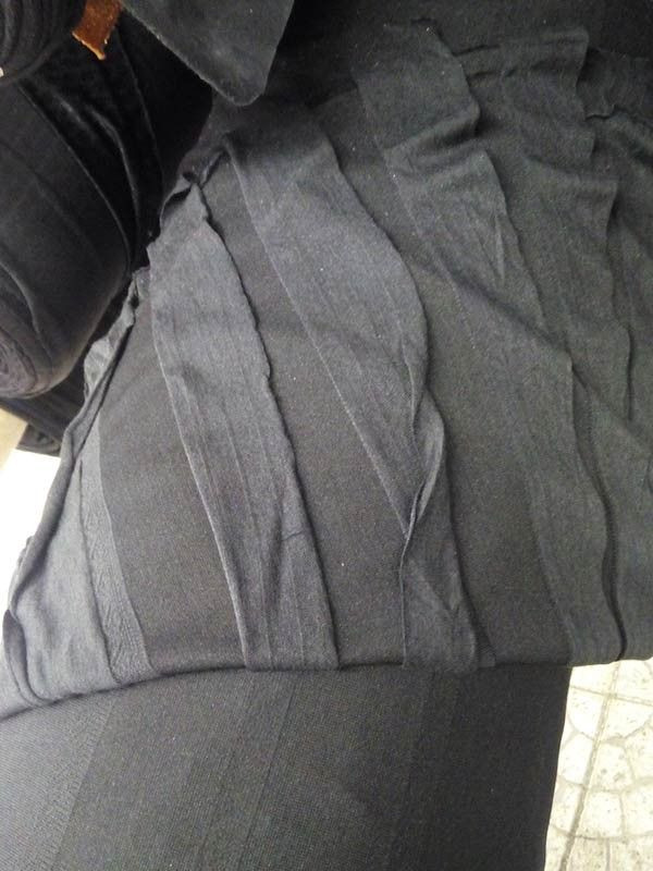 Tejido elástico con volantes