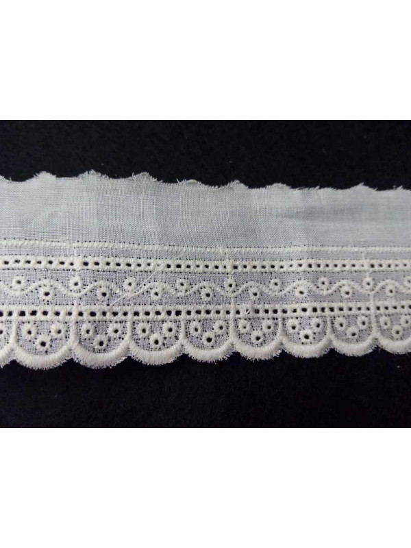 Encaje bordado terminación algodón