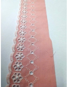 Terminación rosa bordada