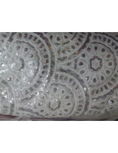 Tul decorado lentejuelas