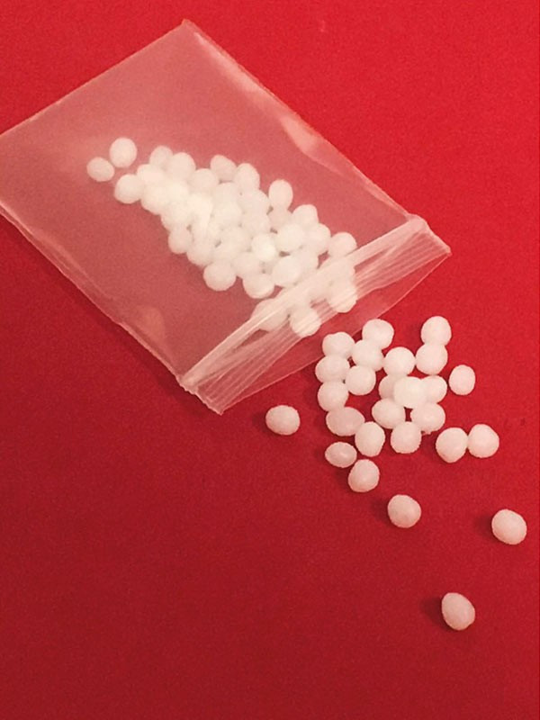 Pegamento para dentaduras y colmillos