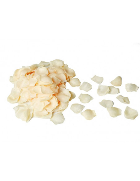 Pétalos de rosa blancos