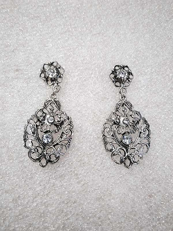 Pendiente para traje regional baturro blanco