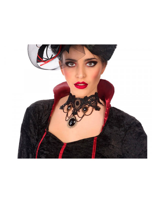 Collar gótico con pedrería