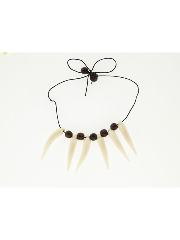Collar cavernícola con colmillos