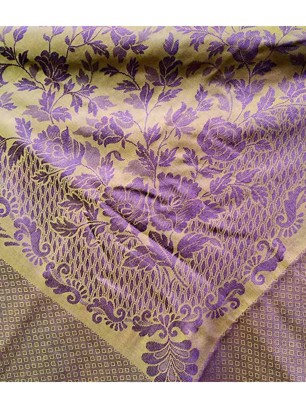 Pañuelo para traje regional morado estampado