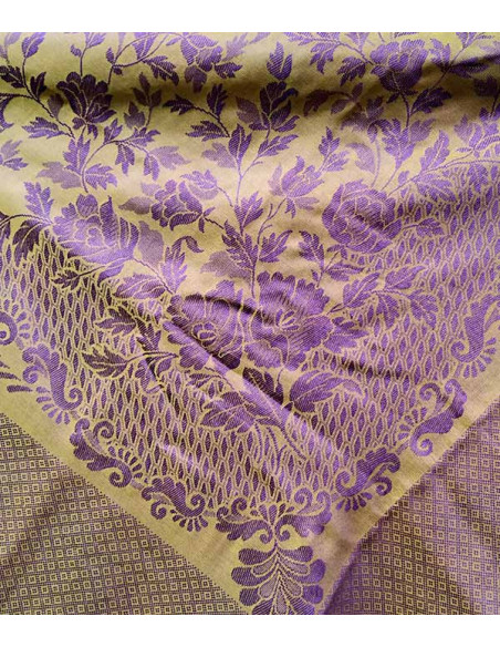 Pañuelo para traje regional morado estampado