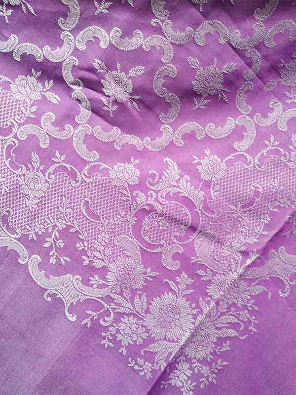 Pañuelo para traje regional morado detalle