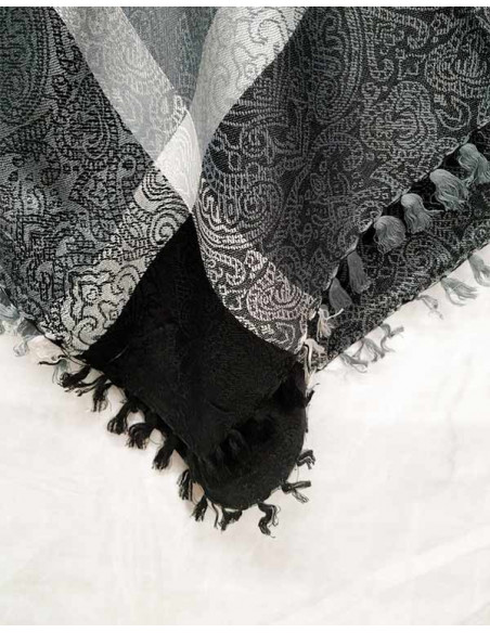 Pañuelo para traje regional gris detalle