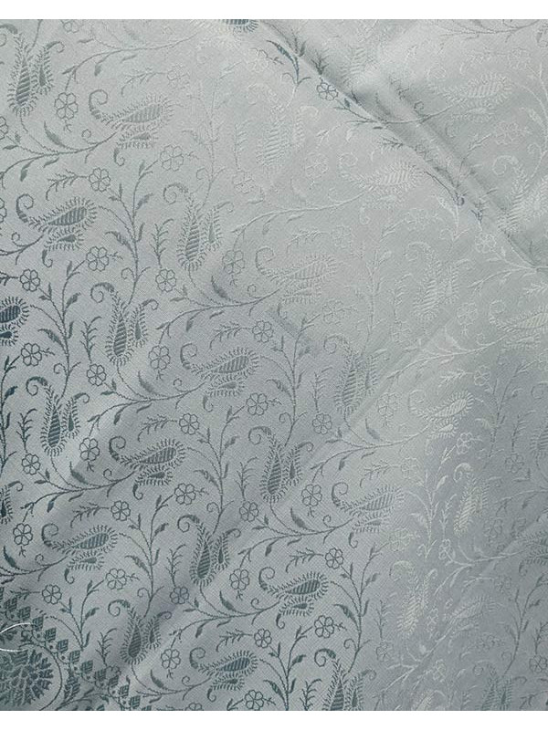 Pañuelo regional con fleco gris detalle