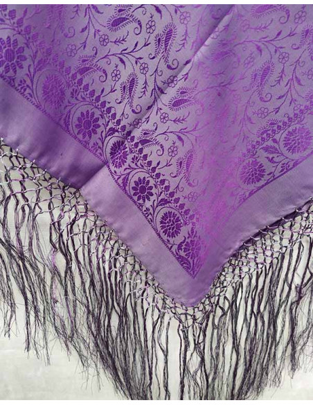 Pañuelo regional con fleco morado detalle