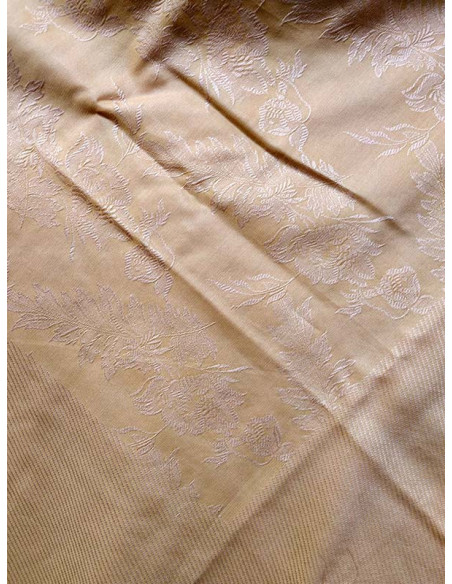 Pañuelo para traje regional oro detalle