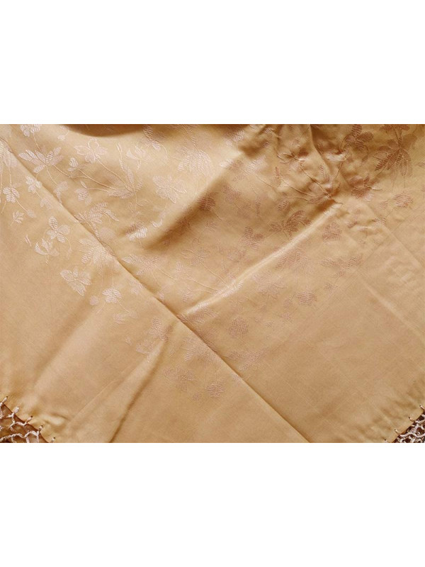 Pañuelo para traje regional oro detalle