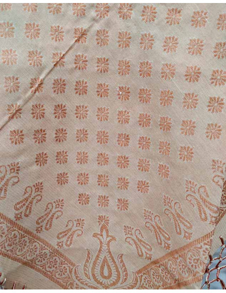 Pañuelo regional 402 teja detalle