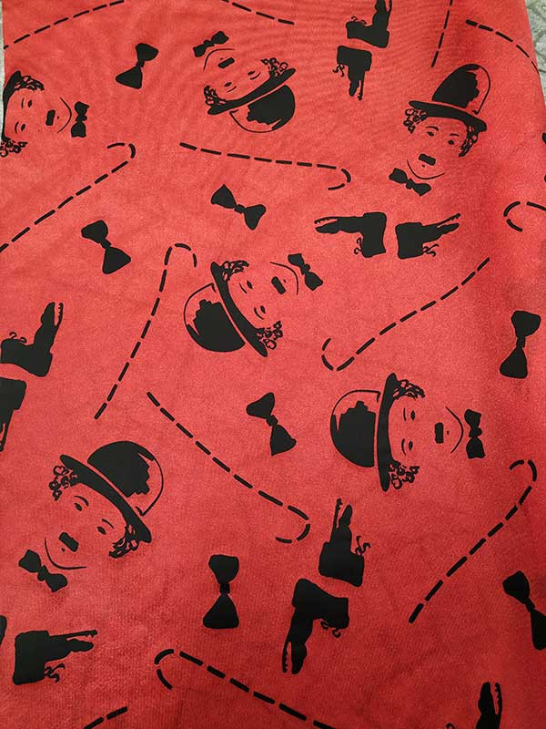Tela satín estampado Chaplin rojo