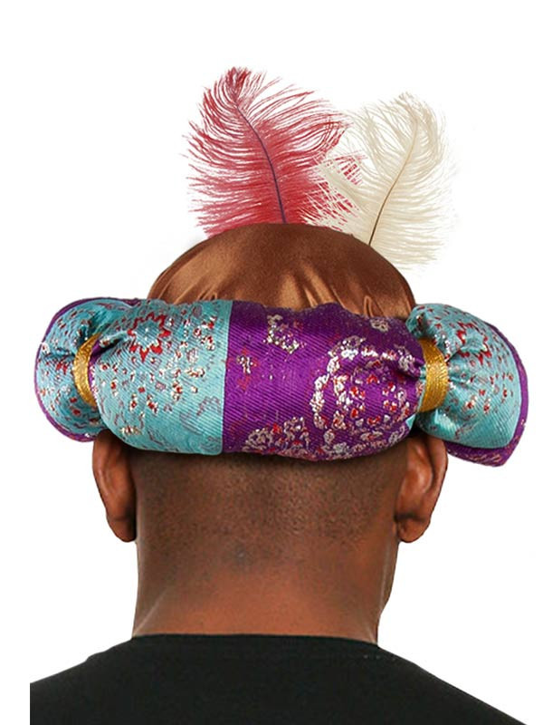 Turbante árabe con plumas espalda