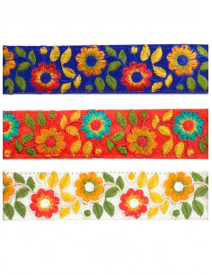 Cinta bordada de flores