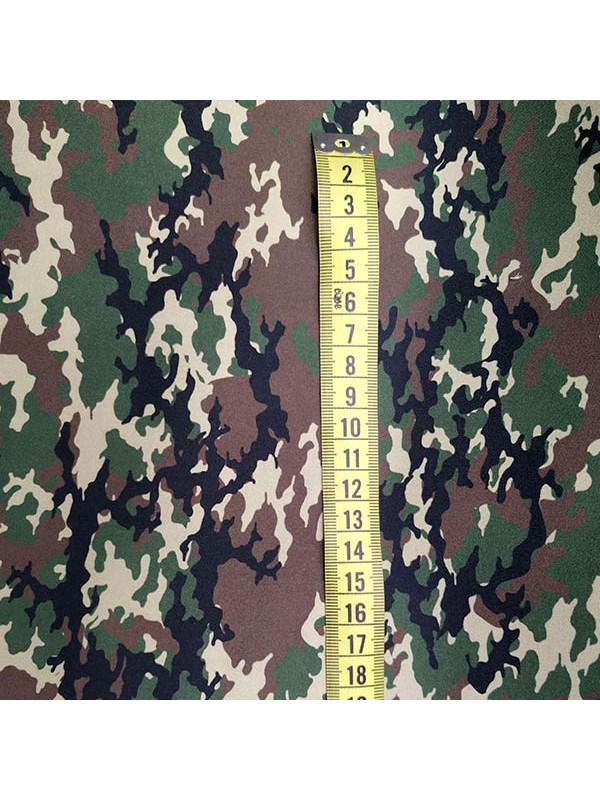 Tela camuflaje caqui detalles