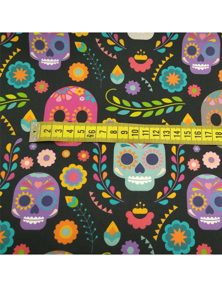 Tela Catrinas de colores negro medidas