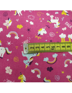 Tela de unicornios fucsia 2