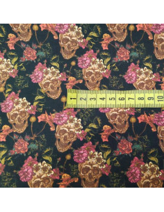 Tela calaveras y floral rosa 2