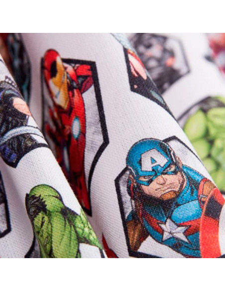 Tela superhéroes Vengadores Marvel detalle