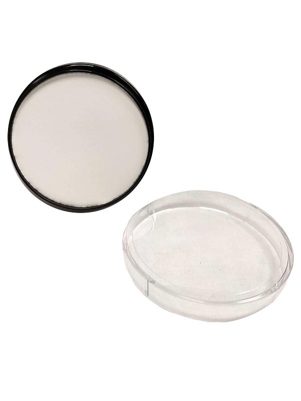 Maquillaje al agua blanco