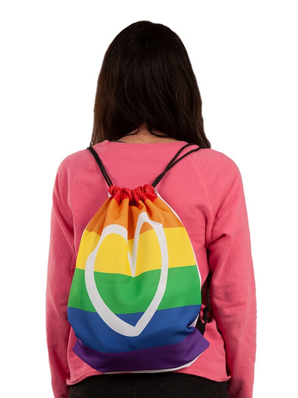 Mochila orgullo con corazón detalle