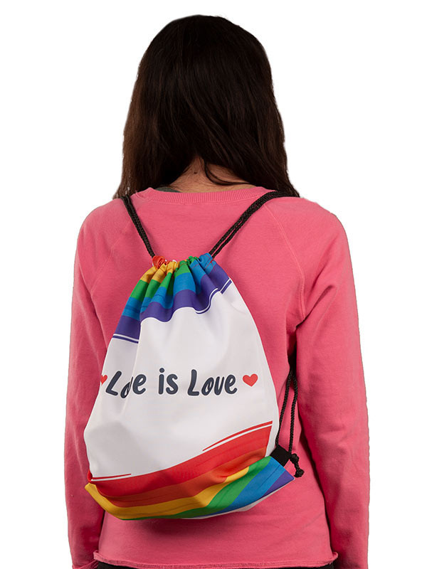 Mochila orgullo Love Is Love detalle