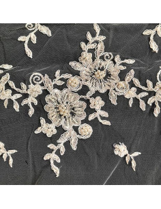 Tul bordado con piedras Meraki 2