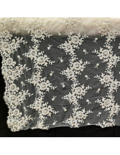 Tul bordado con piedras Meraki