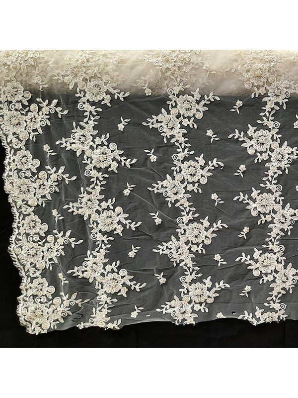 Tul bordado con piedras Meraki