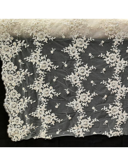 Tul bordado con piedras Meraki