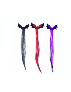 Mechón de pelo con murciélago